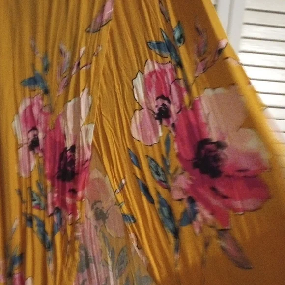 Charlotte Russe Floral Maxi Skirt in Yellow and Pink - Picture 5 of 10